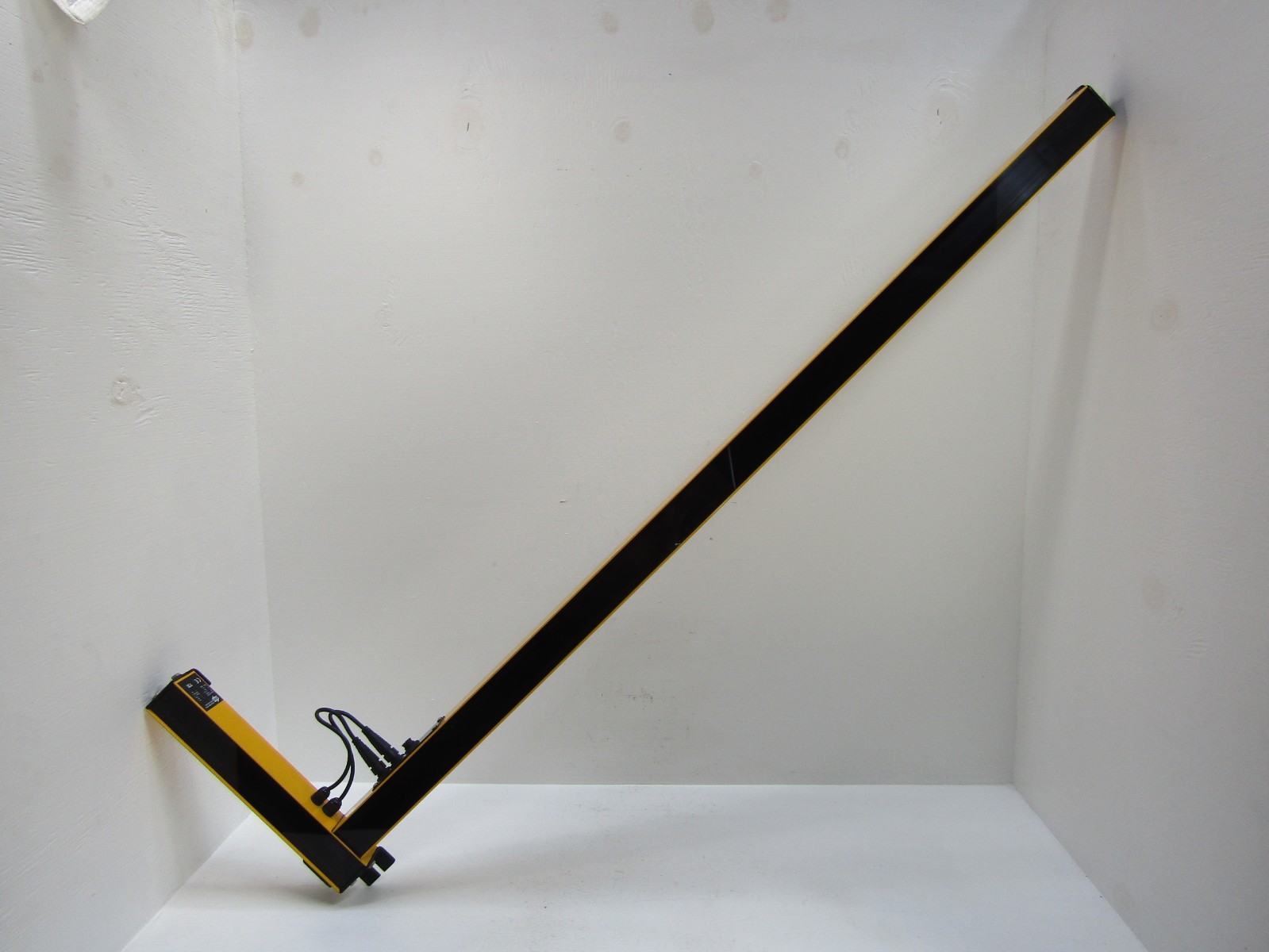 Smartscan 083M1204 & 083-002 Safety Light Curtain Transmitter 24Vdc 0.5-5M 50mm