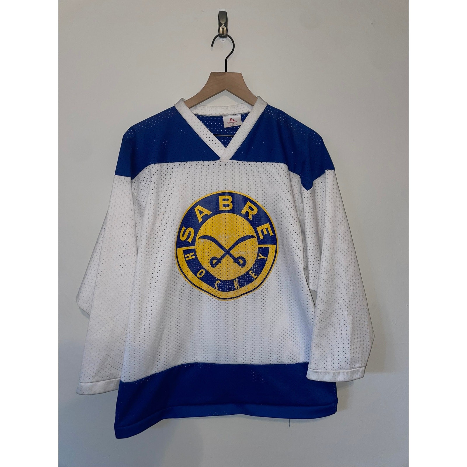 Vintage Sabre Hockey Jersey K1 Sportswear White 90s Long Sleeve Top VTG Medium