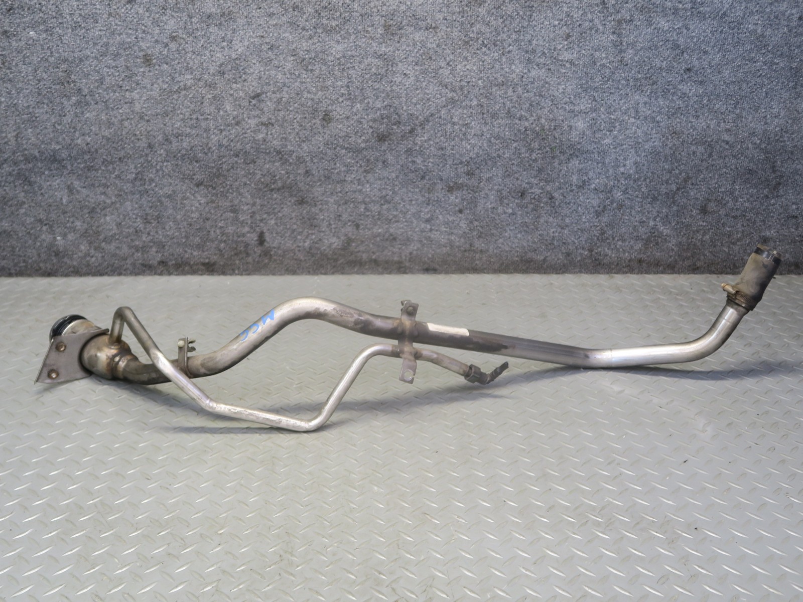 Maserati Ghibli 2014-2020 Fuel filler neck