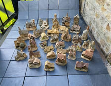 Collection of David Winter Cottages  collectables  figurines 1980S   JOB LOT 