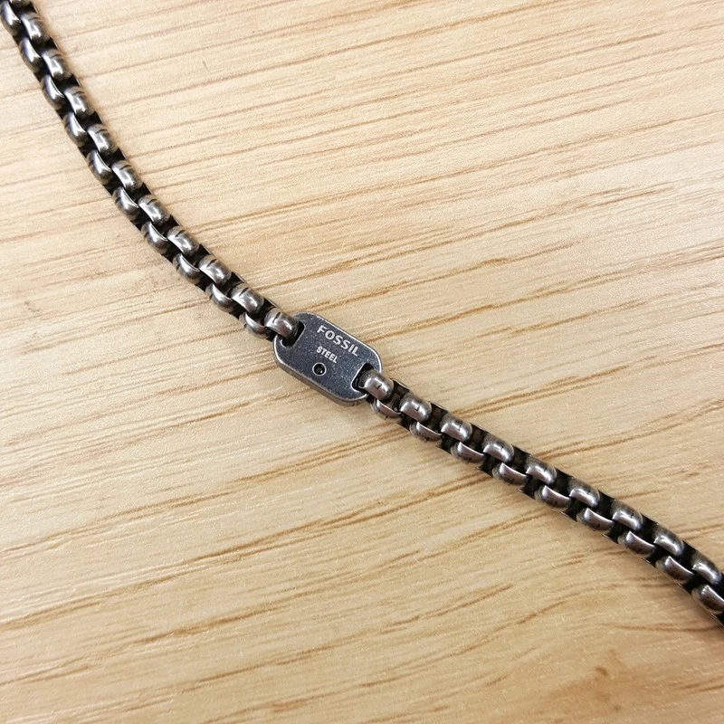 Collar Aventurero FOSSIL Para Hombres Tono Plata Acero Inoxidable 20" Cadena $60 Foto 4 de 4