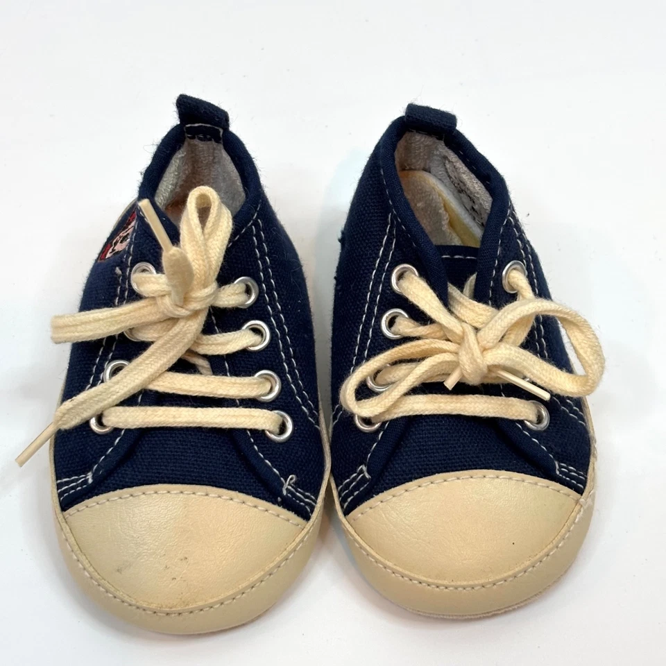 Zapatos de Cuna Mickey Mouse 6-12M Tienda Disney Vacaciones Invierno Bordados Bebé Foto Foto 2 de 4