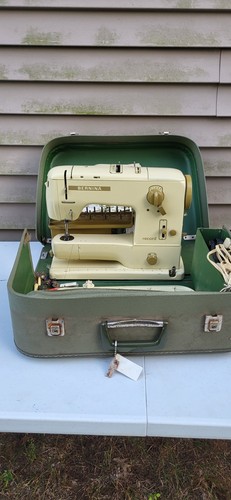 Bernina Record 730 Sewing Machine w/ Case, Ext Table, Foot Pedal