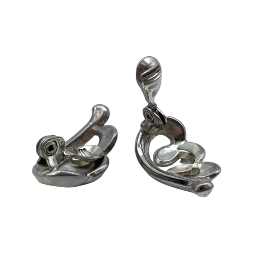 Pendientes con clip en forma de ala J6F vintage Monet en tono plateado - Imagen 3 de 3