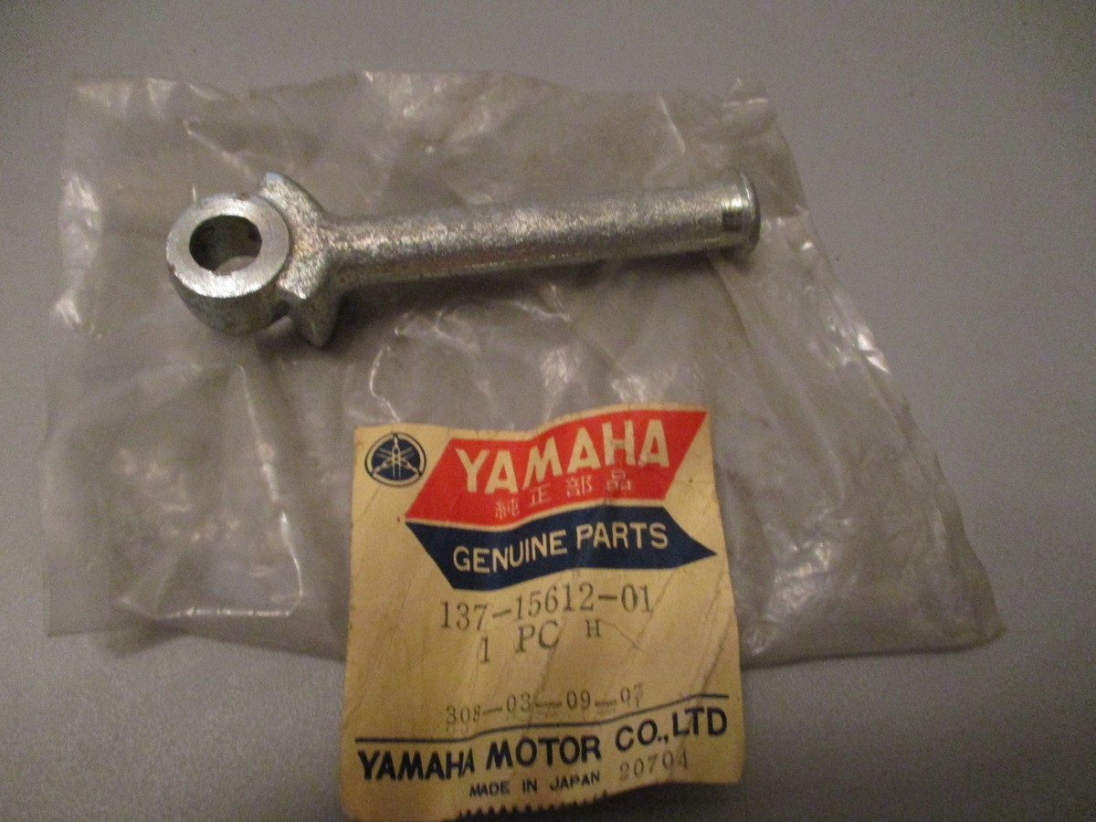  NOS Yamaha OEM Kick Lever 1974-1976 DT100 DT175 137-15612-01