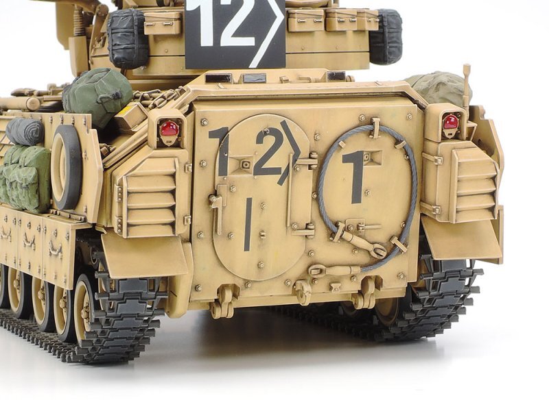 Tamiya 35264 1/35 Military Model Kit U.S M2A2 ODS IFV Infantry Fighting Vehicle