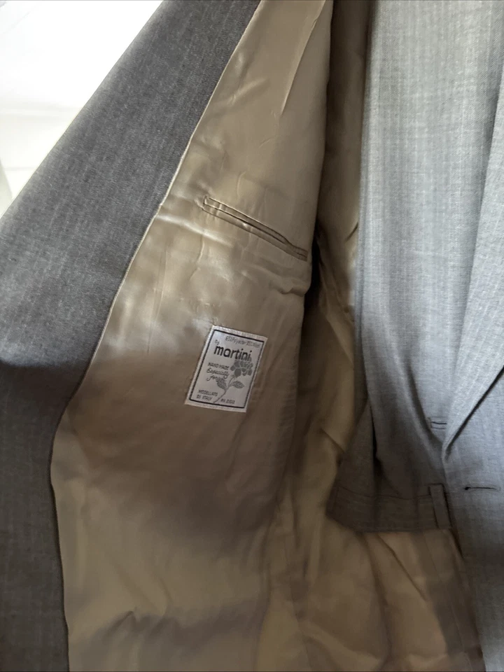 Traje gris claro  Foto 2 de 3