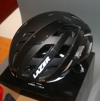 Lazer Century + LED Fahrradhelm. Größe S.  Mattschwarz