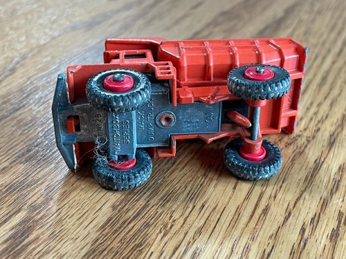 Matchbox Lesney #28-D Mack Dump Truck - Picture 10 of 10