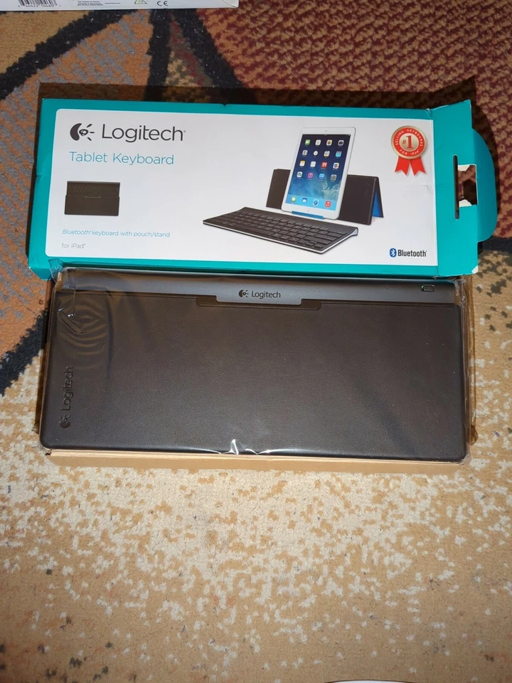Logitech tablet keyboard for selective Apple products - Image 4 of 4
