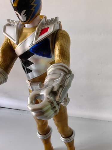 Power Rangers Lightning Collection Dino Charge Gold Ranger 12" - Picture 2 of 13