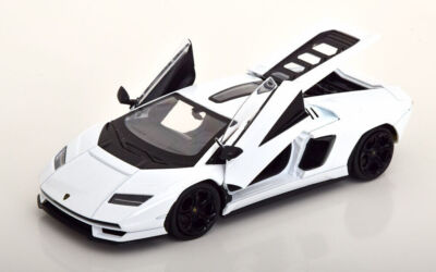 Welly 24114 Lamborghini Countach LPI 800-4 weiss Maßstab 1:24 Modellauto