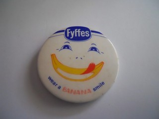Vintage Fyffes banana's promotional pin badge