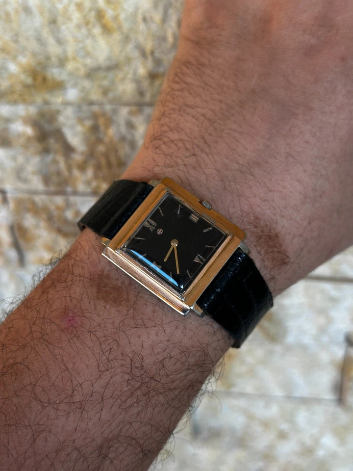 Reloj Zodiac Vintage Años 50 Cuadrado Cuerda Manual Ref 523 011 Relleno Dorado 28mm Negro Foto 2 de 4