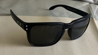 Oakley Holbrook OO9102-E855 Matte Black Frame Gray Lens Sunglasses 57/18-137 USA