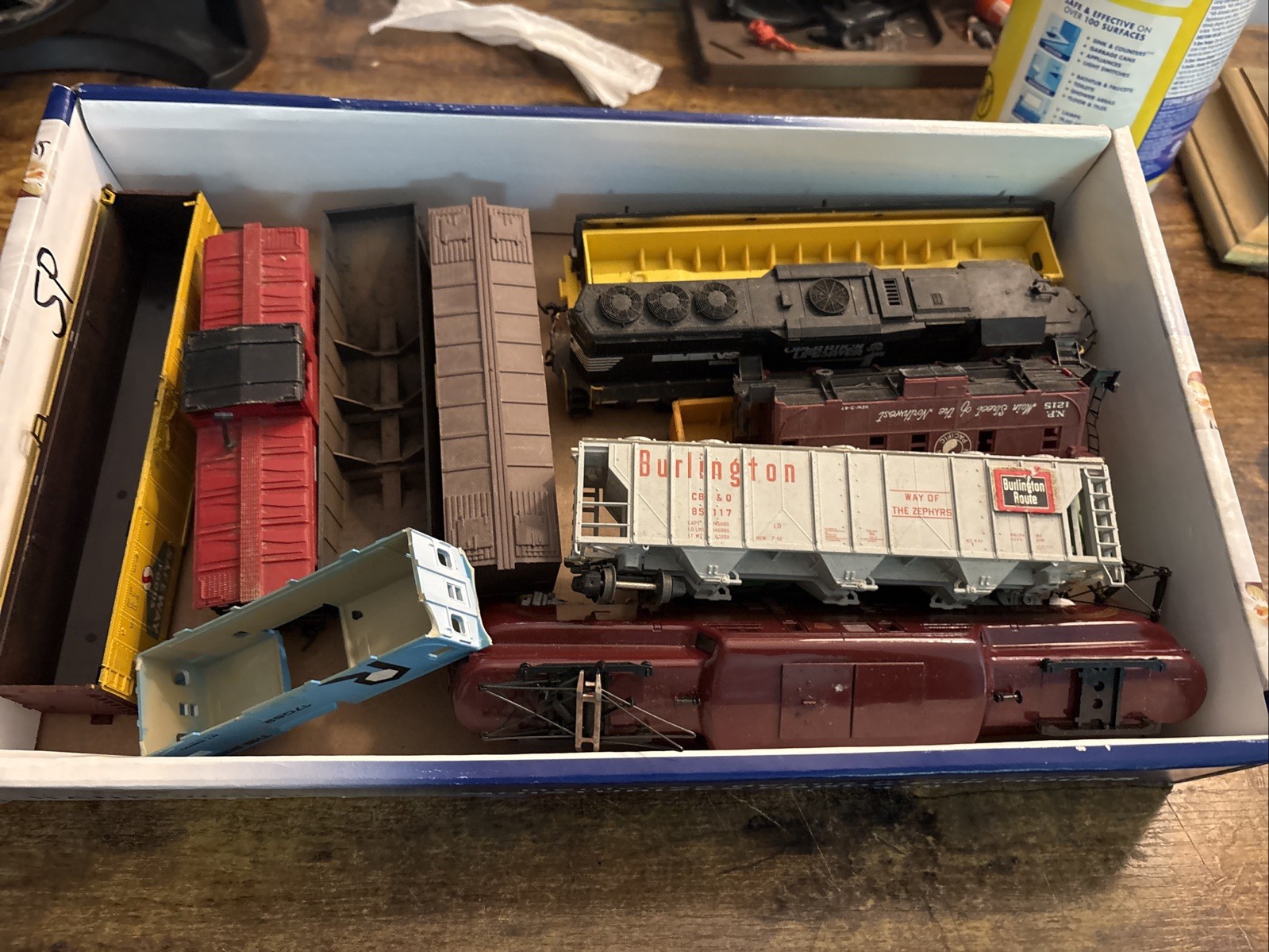 Lot Of Vintage Ho Train Cars. Read. Locomotive. Covered Hopper. Burlington