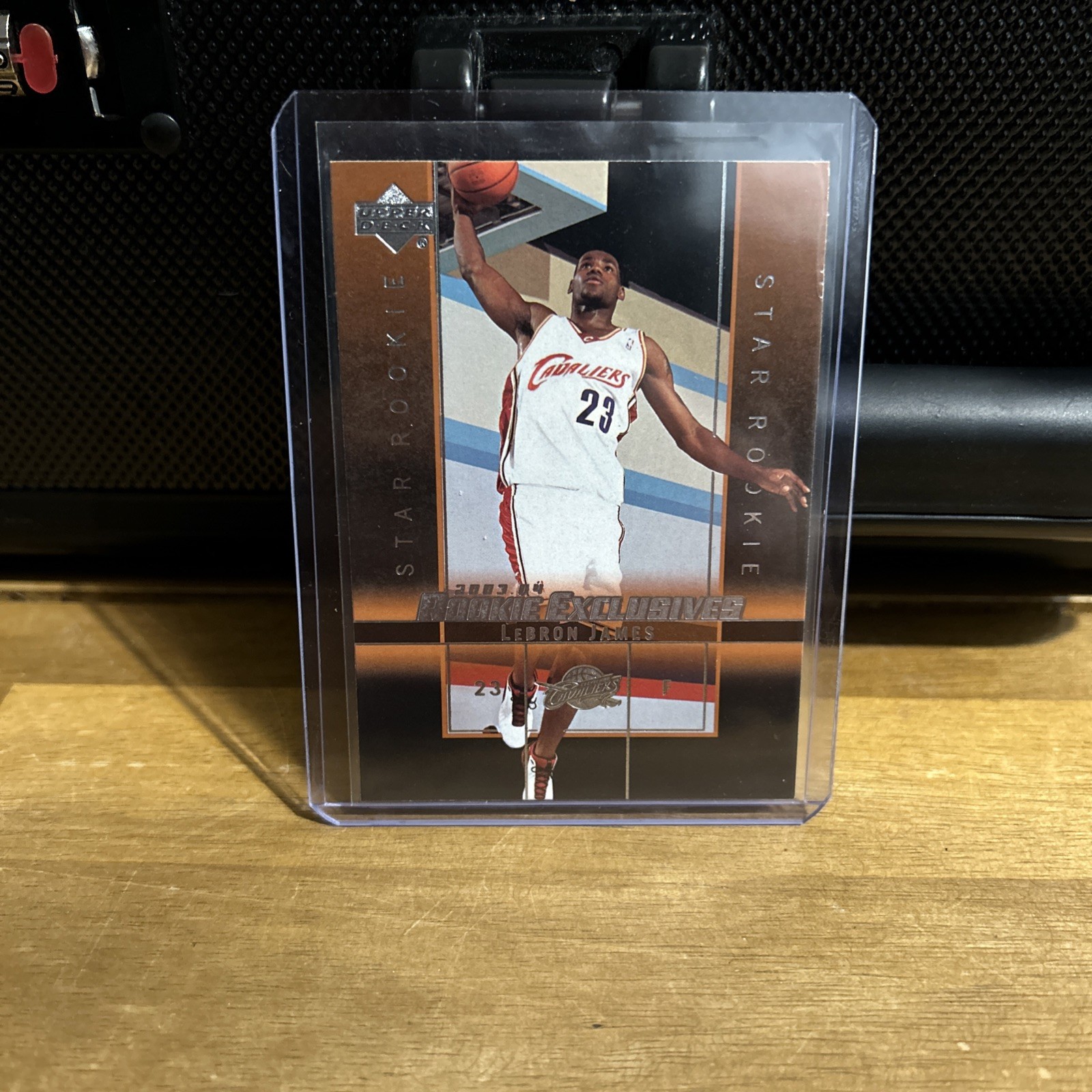 2003-04 Upper Deck Rookie Exclusives - Star Rookie LeBron James #1 (RC)
