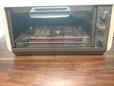 Black and Decker Spacemaker Toaster Oven Clean TRO500 Type 1 Works Great