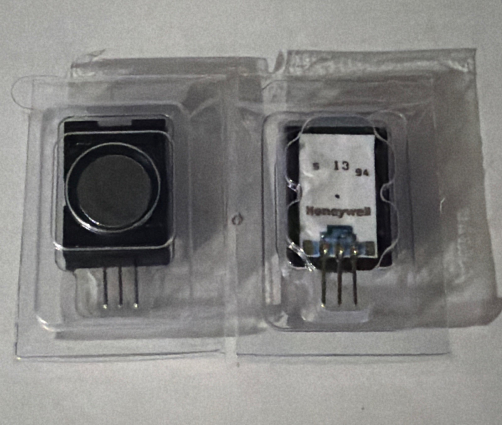(1) NEW SEALED Honeywell Pressure Sensor Switch, 8100 For Large Volume Pump