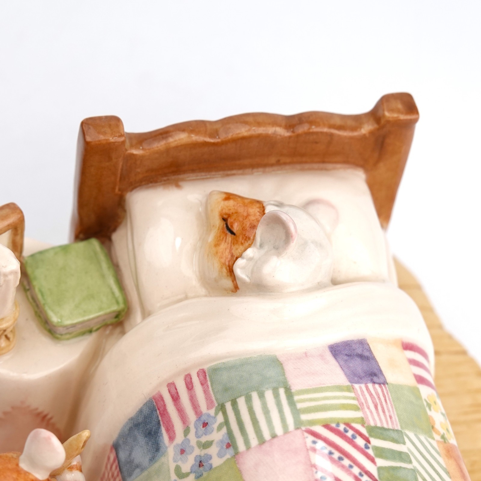 Royal Doulton Brambly Hedge “Happy Birthday Wilfred” DBH45 Figurine 26/3000 RARE