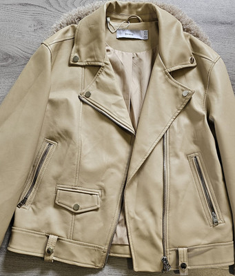 Bershka Damen Biker Jacke Kunstleder beige M mit Reißverschluss und Nieten