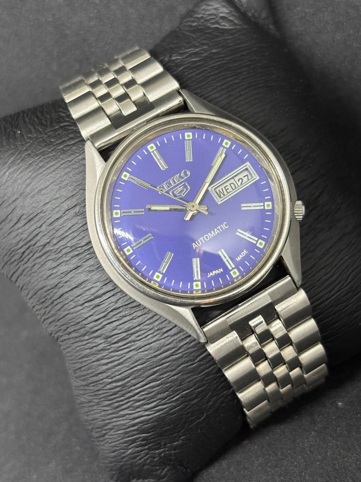 Vintage Seiko 5 Automatic Day/Date Japanese Men's Wrist Watch - product detail image 2