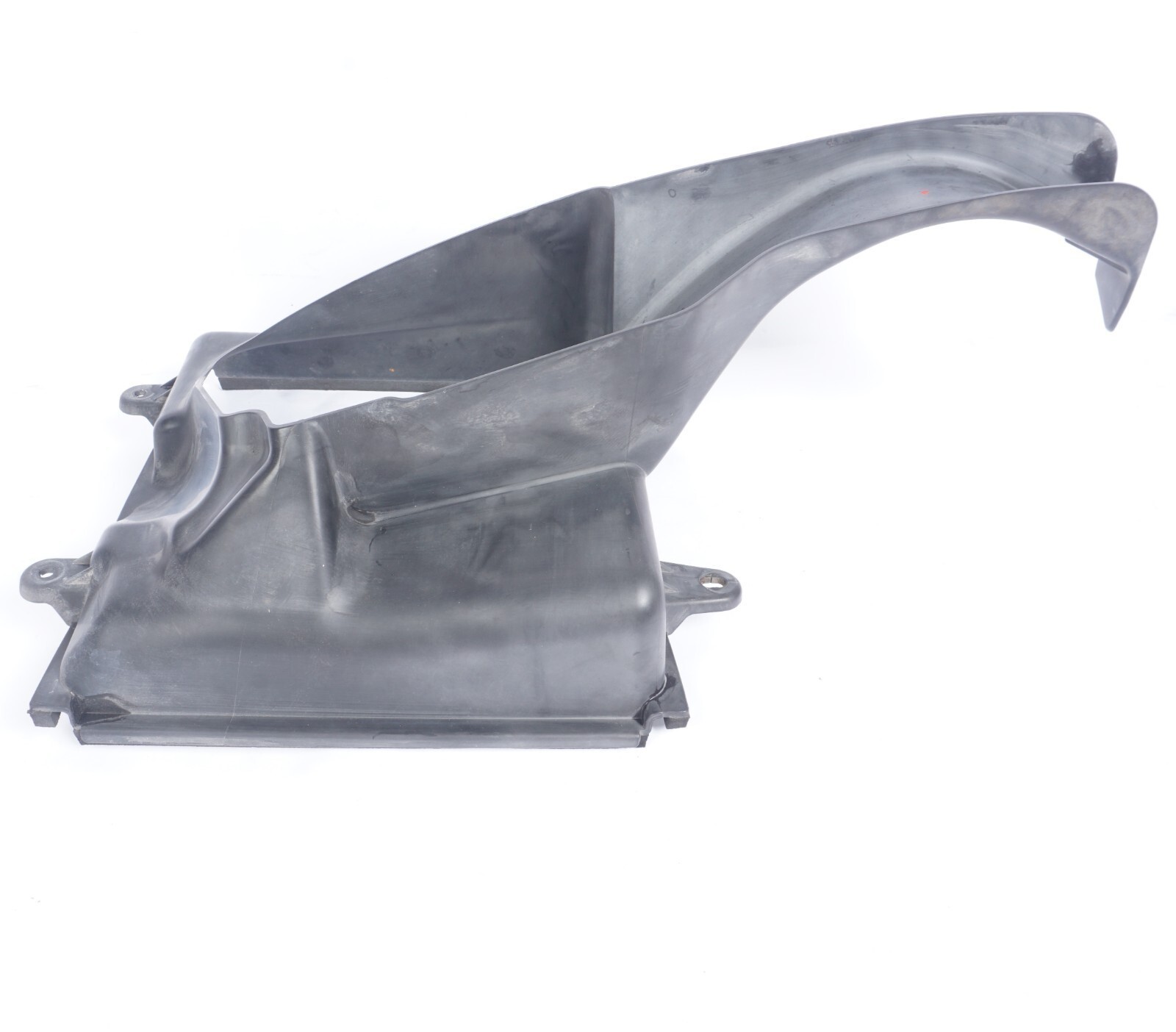 2014-2019 Maserati Ghibli Front Left Side Intercooler Duct Shroud 670004140  OEM