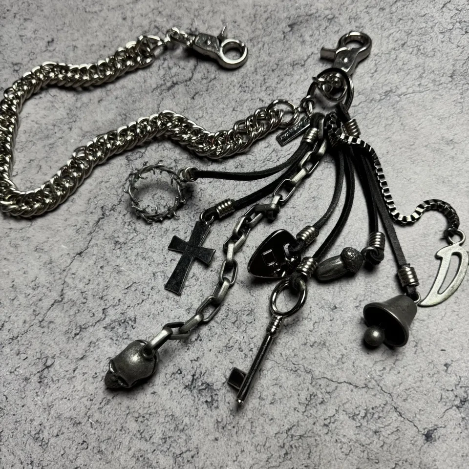 NEW Extremely Rare DSQUARED2 Vintage Wallet Chain - Image 4 of 4