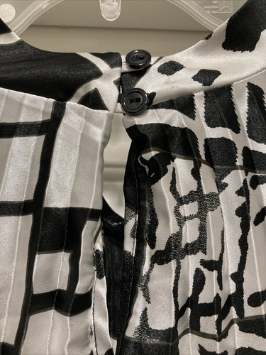 Full Pleated Swing Top Lane Bryant Abstract Black/White Sleeveless SZ 26-28 - Picture 4 of 10
