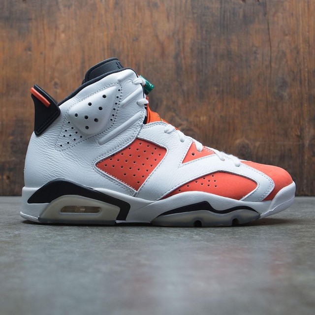 Size 11 - Jordan 6 Retro Like Mike 2017 