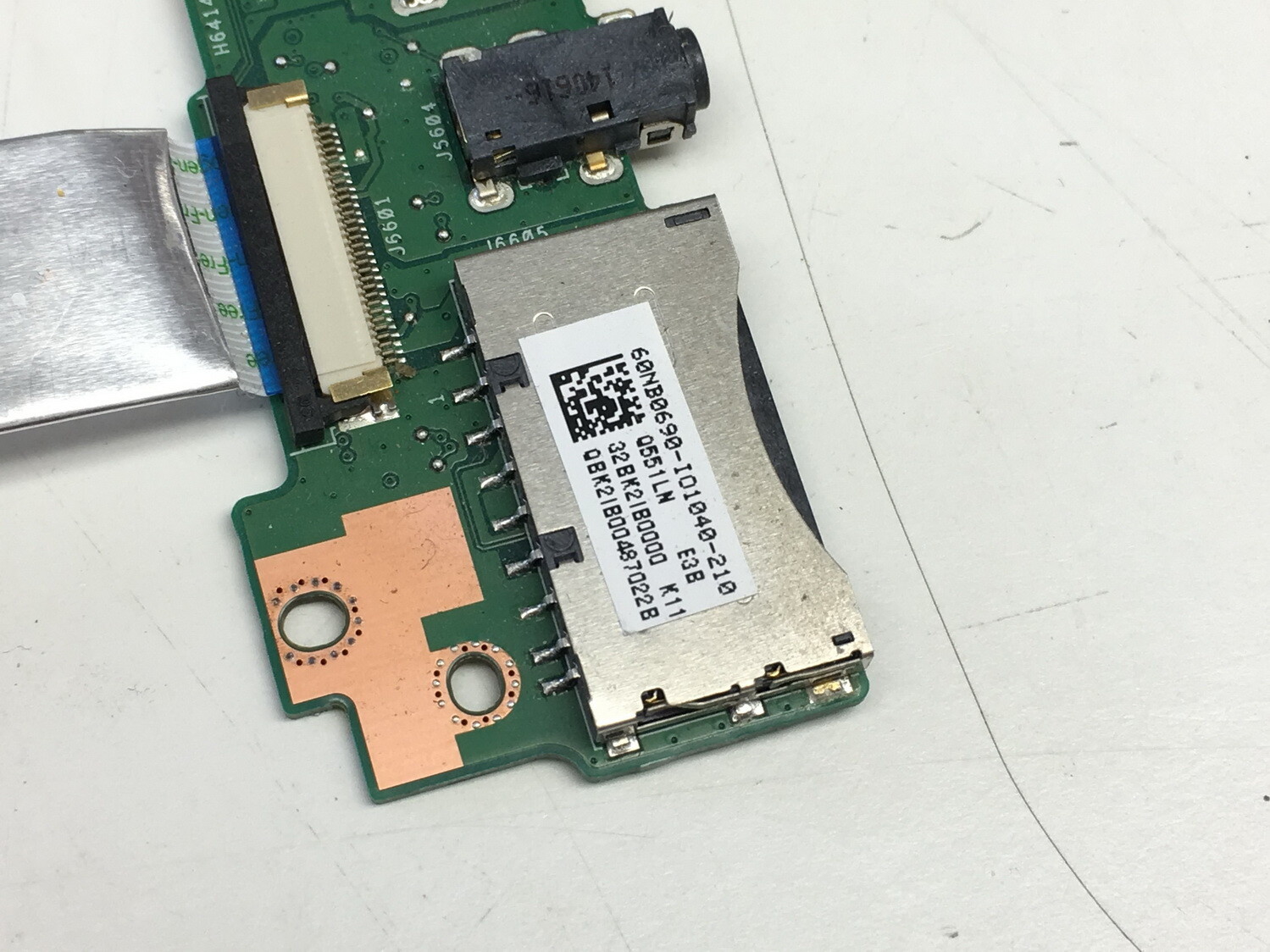 ASUS Q551l Audio Jack Card Reader USB Board 60nb0690io1040210