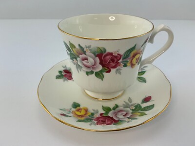 RARE Vintage Duchess Bone China England Teacup & Saucer Roses EXCELLENT Victoria