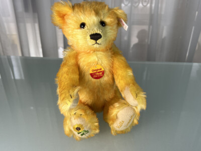 Steiff ゴールデンレトリバー　Rico Steiff Rico Golden Retriever Plush Dog - Entertainment Earth