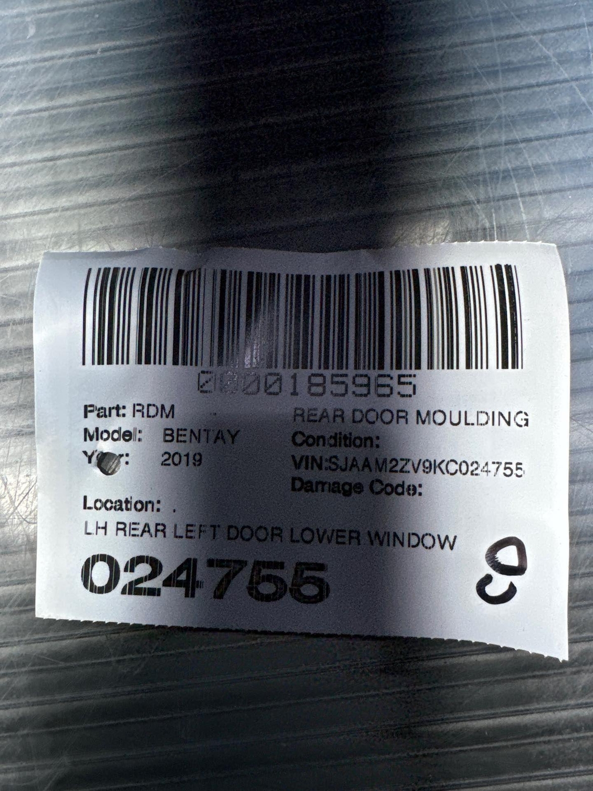2016-2020 BENTLEY BENTAYGA REAR LEFT DOOR LOWER WINDOW CHROME MOULDING *SCUFFS*