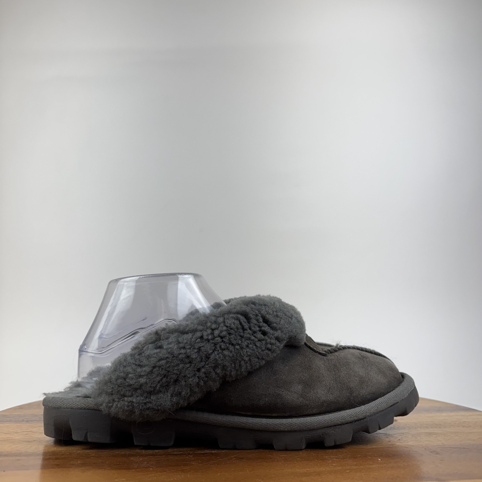 Womens Ugg Coquette Gray Shearling Lined Slip On Flat Slippers Shoes Size 8 GUC image 3