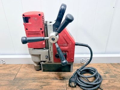 Milwaukee Tool 4272-21 1-5/8'' Electromagnetic Drill Kit Y235