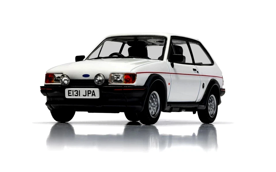 CORGI VANGUARDS 1/43 DIECAST 1988 FORD FIESTA MKII MK2 XR2 DIAMOND WHITE VA14403 - Image 4 of 4