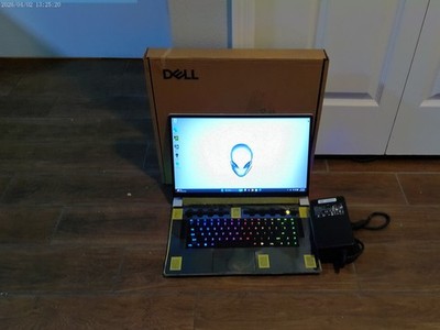 DELL ALIENWARE X17 R2 120Hz 4K UHD i9-12900H 32GB RAM 1TB SSD RTX 3080 16GB EXCL