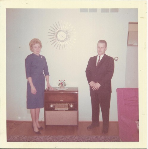 2 vtg color photos 1962 women man mid century modern wall clock stereo console - Picture 2 of 2