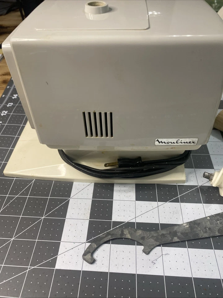 Moulinex Meat Grinder and Juicer Works Or For Parts - Image 2 of 4