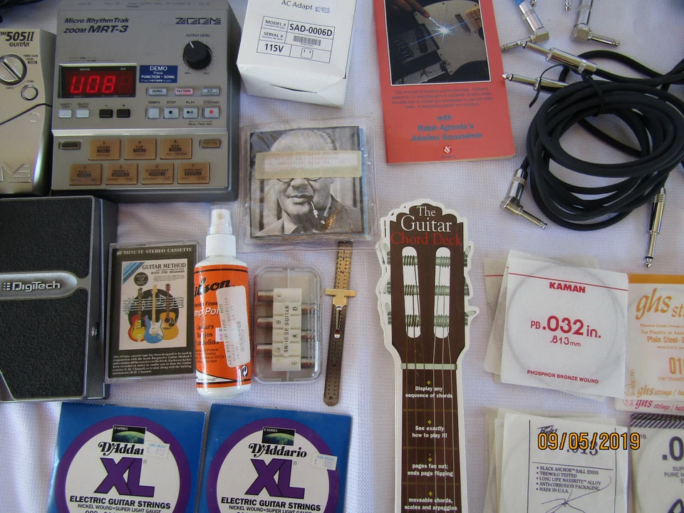 Zoom Micro RhythmTrak MRT-3, DigiTech RP80, Zoom 505II, 505ii y libro, revista Foto 2 de 4