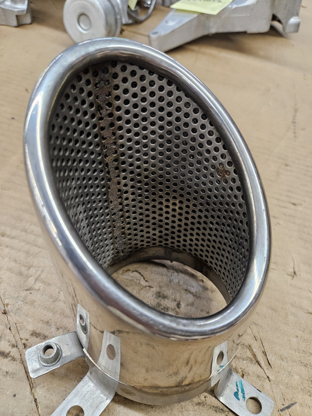 2014 ASTON MARTIN V8 VANTAGE 4.7L RIGHT REAR EXHAUST MUFFLER END PIPE TIP OEM