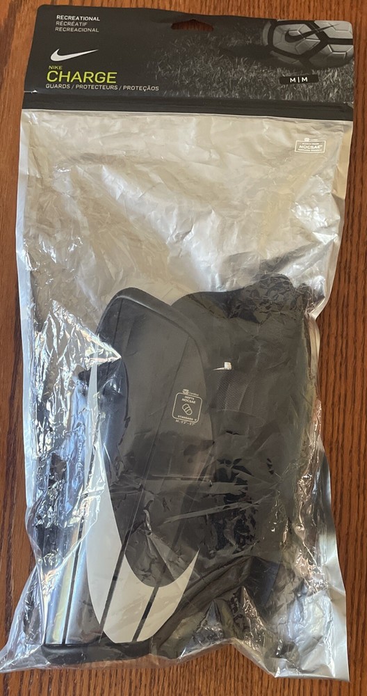 NIKE CHARGE Unisex Medium Black Hard Shell Soccer Shin Guards SP2164-010
