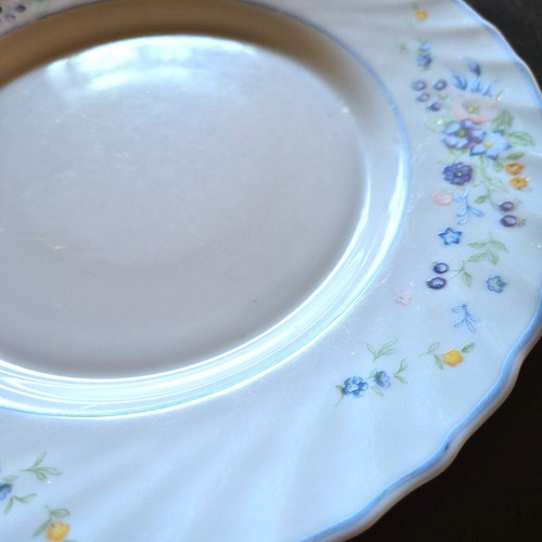 Arcopal France Dinner Plate White & Blue Floral Vintage Dinnerware 24cm - Picture 2 of 5