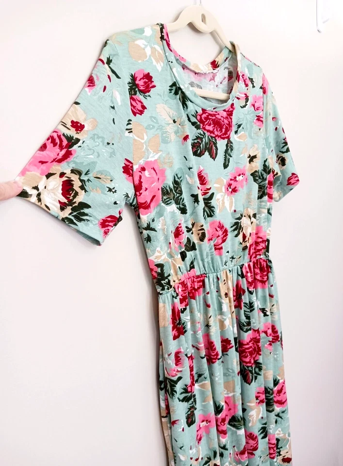 Hazel Blues 长裙绿色粉红色花卉大号短袖柔软针织 Modest — 第 4/4 张图片