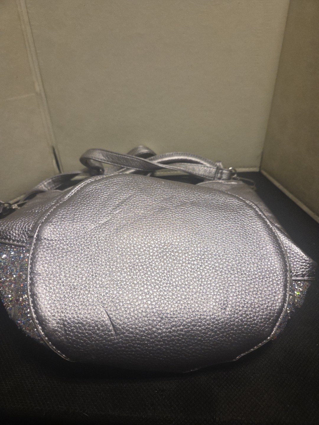 DANIELLE NICOLE  looney tunes bugs bunny purse - image 8