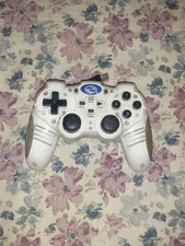 Game Elements Recoil PC Gaming White Retractable USB Wired Controller 