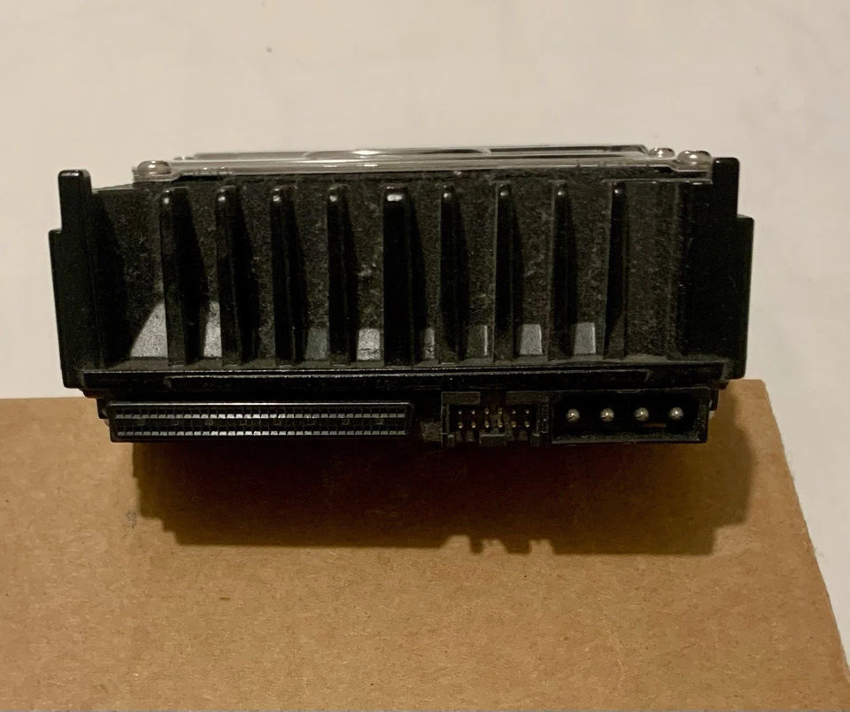 Quantum TY36L011 (REV 01-F) ATLAS 10KII 3.5” 36.7 GB  U160 SCSI 68 Pin hDD - NeW - Image 3 of 4