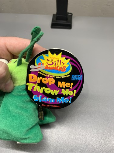 90's Silly Slammers #60 Sting Talking Beanbag Lights Up Plush Green Beetle - Picture 2 of 9