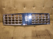 1984-1985 Olds Oldsmobile Delta 88 Grille Grill Chrome 1 Piece Oem